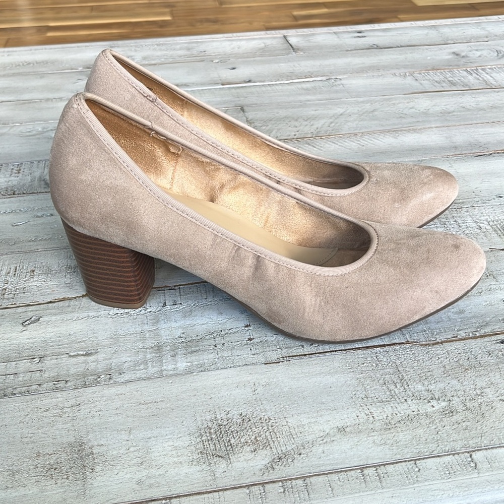 Heels - Picture 3 of 4